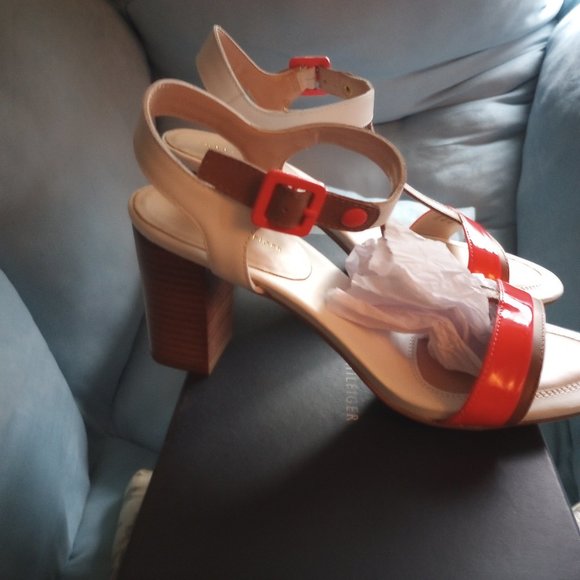 Tommy Hilfiger sandal shoes! New size 8 boxed! Multi color Leather T straps! - Picture 3 of 12